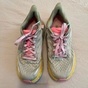 freepeople x hoka clifton 8
